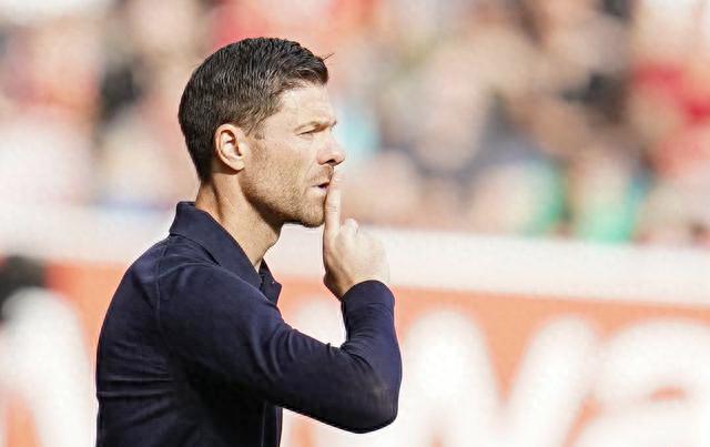 2-4，1-2！皇马又要爆冷？曼城二队成剋星，阿隆索指望姆巴佩救主