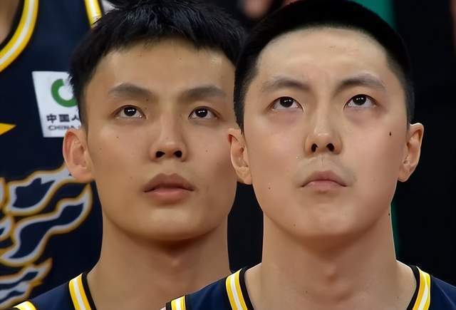 广东德比东阳光三分险胜，胡明轩证明徐杰才更应该入选国家队