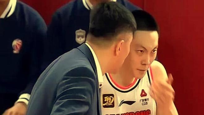 郭艾伦9+4+3！徐杰17+9，胡明轩8中2一言难尽，杜锋惊出一身冷汗