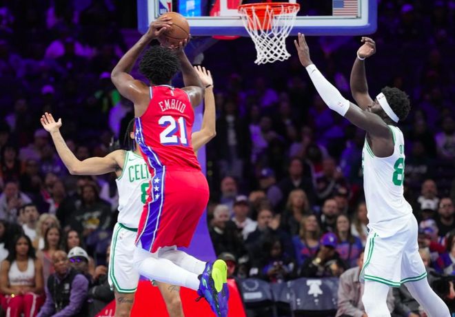 無緣24分大逆轉(zhuǎn)！76人4連勝爆冷終結(jié)，馬克西26+14+8錯(cuò)失絕殺