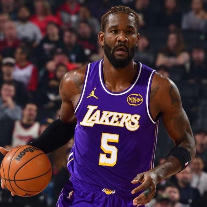 我也是狀元，艾頓13中9砍22分10板2帽0失誤力壓文班助湖人取勝