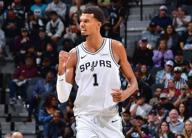 文班亞馬：我真的不在乎個(gè)人榮譽(yù)，若拿到DPOY說明我?guī)偷角蜿?duì)了