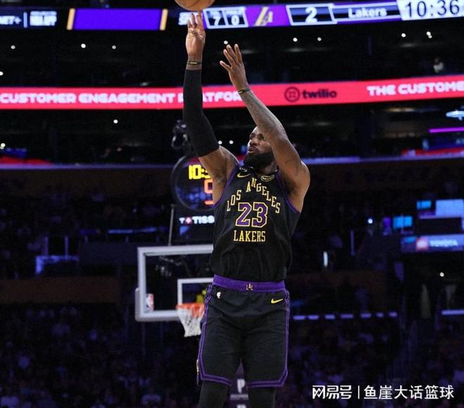 湖人惜?。|契奇22+15毫無(wú)借口，班凱羅36+10，老詹21+6絕殺失敗