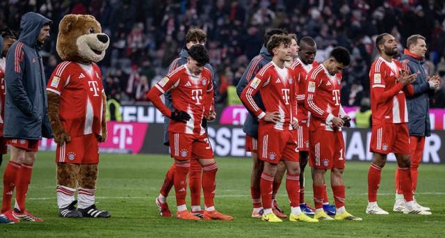 埃芬博格：拜仁這場(chǎng)失利會(huì)讓球隊(duì)繃緊神經(jīng)，這對(duì)他們極其重要