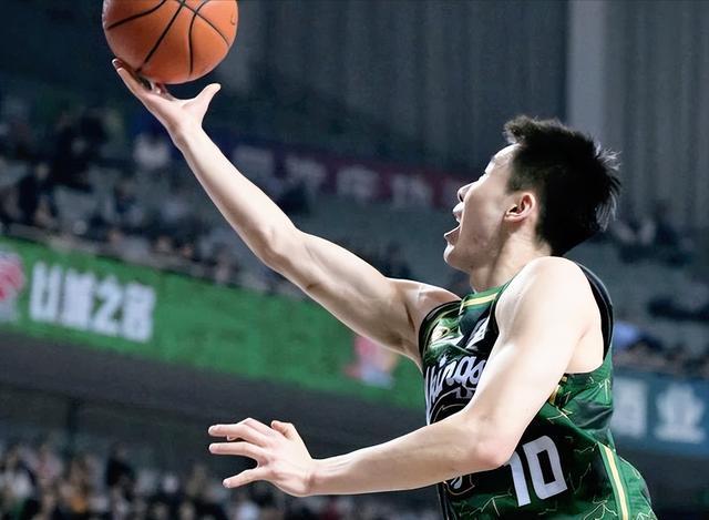 祝銘震20分6板2助 同曦104-71四川 李瑋顥18分