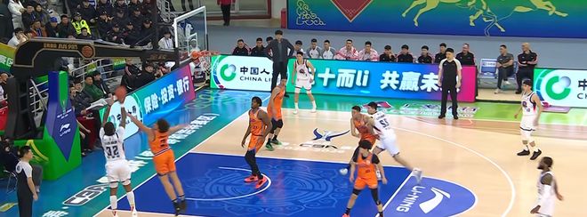 板凳厚度差距大！山東高速83：112上海，無緣俱樂部杯決賽