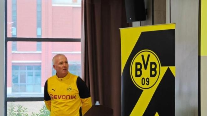 中國足壇迎來久違大牌洋帥，曾帶多特拿歐冠冠軍，已亮相新去處