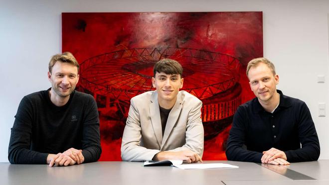 官方：勒沃庫森簽下紅星17歲中鋒達(dá)米亞諾維奇，球員今夏加盟