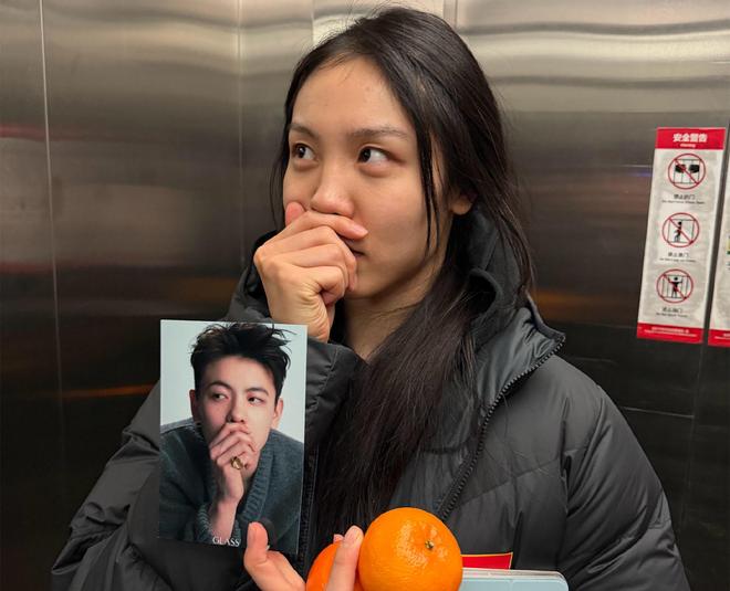 中國女籃23歲1米83王牌曬搞怪照拜年！春節(jié)繼續(xù)訓練備戰(zhàn)世預(yù)賽