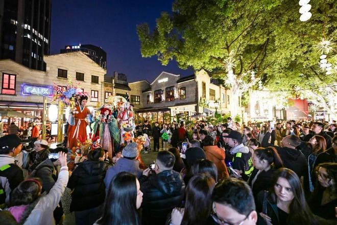 憑亞冠比賽票根，暢享新天地餐廳折扣！