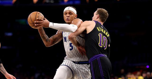 班凱羅36+10+6小卡特準(zhǔn)絕殺 魔術(shù)客場(chǎng)1分險(xiǎn)勝湖人