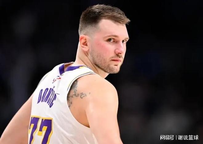 湖人主場逆轉(zhuǎn)三喜臨門，里夫斯為東詹兜底，新援射手能無縫銜接？