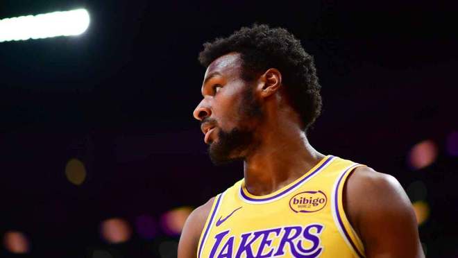 NBA交易截止日后，湖人對(duì)布朗尼·詹姆斯進(jìn)行陣容調(diào)整