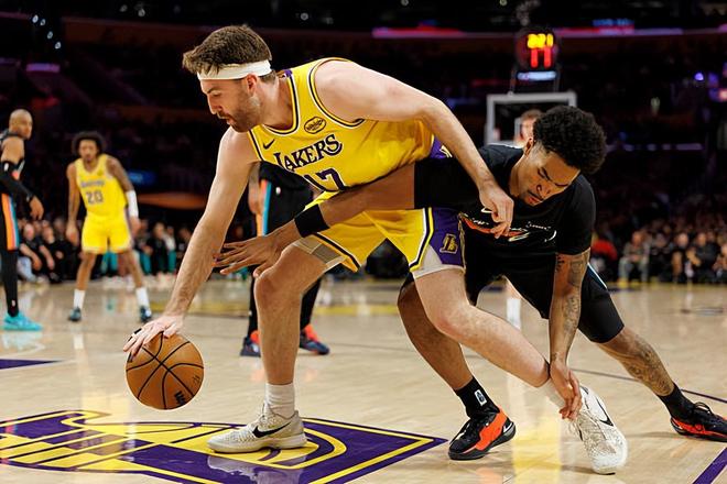 明明進(jìn)攻能力相當(dāng)出色，但湖人卻并沒有將最后一個(gè)名額留給他？