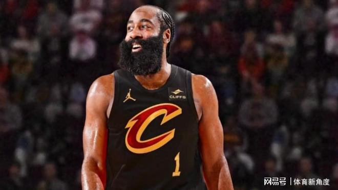 我的天，球商太高被排擠？哈登迎來幸福的煩惱