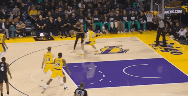 文班亞馬8分鐘25分凌越湖人：神奇的偶然