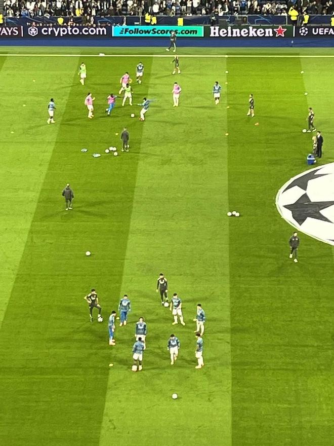 今晚会上吗？记者：姆巴佩赛前没和其他替补球员一起热身