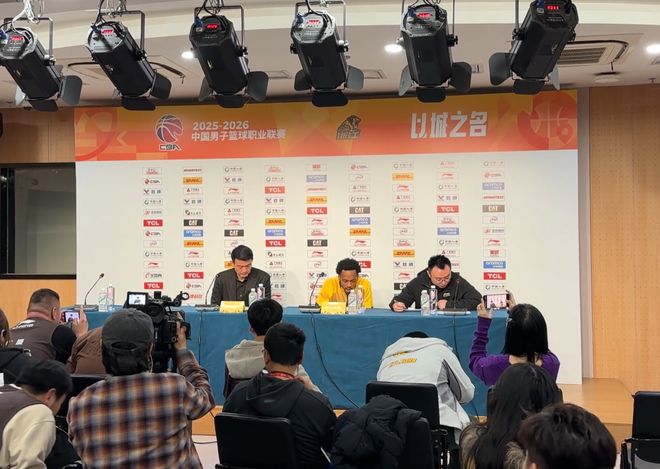 CBA潜力赛成笑话？与发布会同步进行，关注度不高，防守强度拉胯