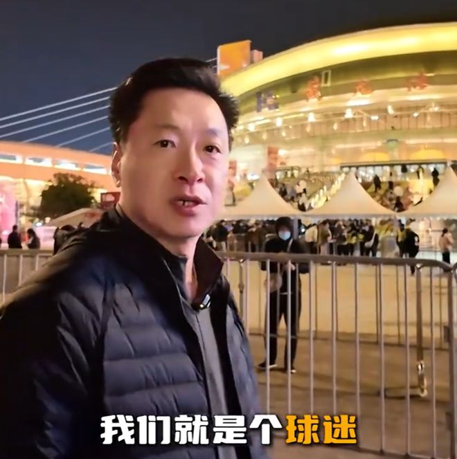 李春江观看CBA揭幕战！看到胡金秋戴上冠军戒指，眼里泛起了泪花