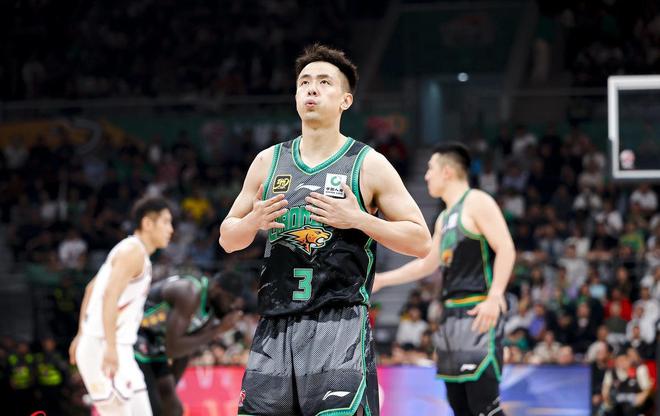 接班韩德君！辽篮中锋拿11分9篮板，23分钟高效输出，杨鸣松口气