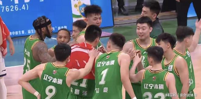 遼寧隊大勝廣廈，收兩大好消息，遼籃球迷徹底忘了張鎮麟