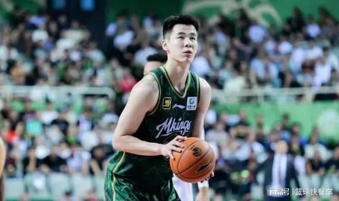 CBA新赛季第一黑马杀出！逼疯广东后再爆冷上海：他们也要冲冠了