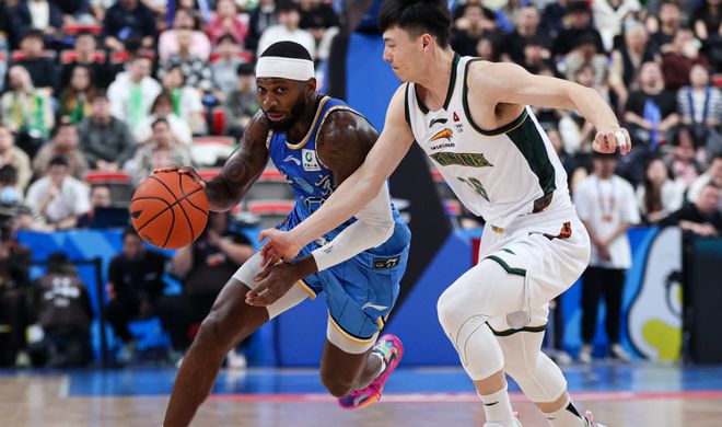 输球后提醒队友致谢球迷，付豪守住辽宁体面，更显得杨鸣像个小丑