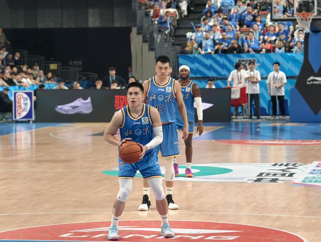 北京13分胜辽宁取3连胜 陈盈骏26分杨鸣吃2T被驱逐