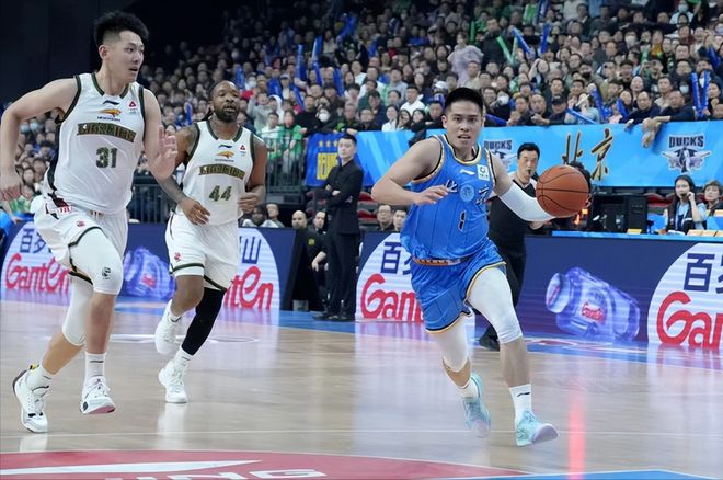 一个回合罚球6次，京辽大战转折点，99号裁判遭质疑