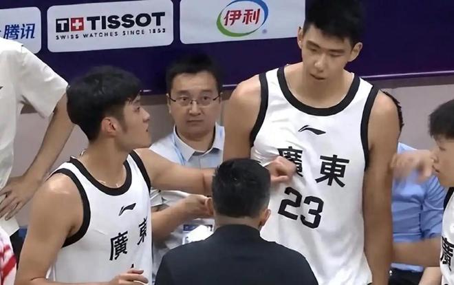 广东VS广州！徐昕欲打脸杜锋，打爆宏远内线，胡明轩盼找回状态