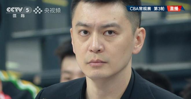 罚球31-17！杨鸣无脑技犯送5罚，让辽宁葬送全局，成就北京3连胜