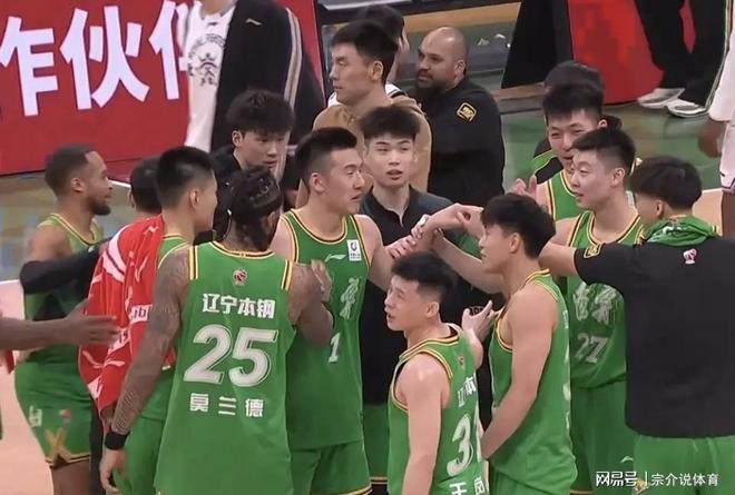 CBA最新排名，廣東隊6連勝太無敵，遼籃恥辱輸球楊鳴被喊下課