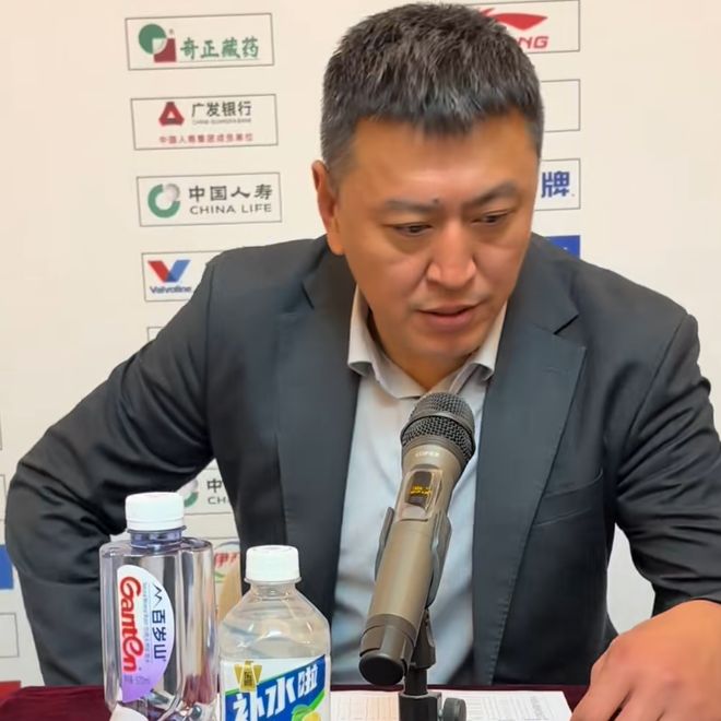 勝深圳采訪！王世龍直指新外援補劣勢，漢茲親承未完全融入仍暴走