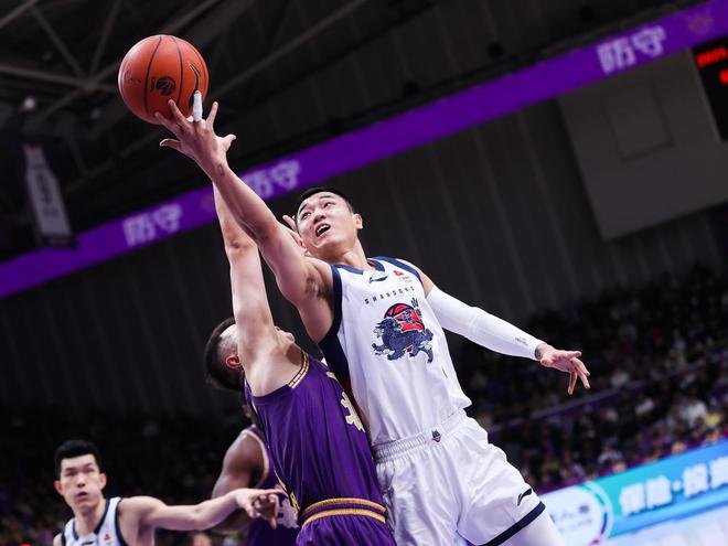 山東男籃客戰(zhàn)江蘇，沖擊9連勝難度不大，高詩巖將挑起防守重擔