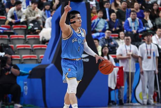 4戰3負跌出爭冠區！又一偽強隊被打回原形，大牌云集卻打不了硬仗