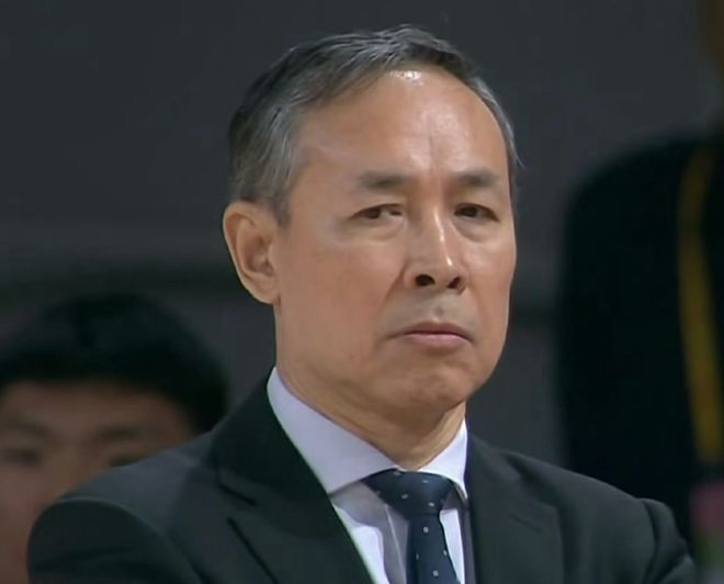 輸山西發(fā)布會！許利民不滿攻守仍表揚球隊，周琦再遭眼傷明天檢查