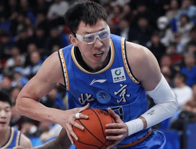 北京遭致命打擊！周琦眼部受傷，外加2內線傷停，后續(xù)內線咋辦？