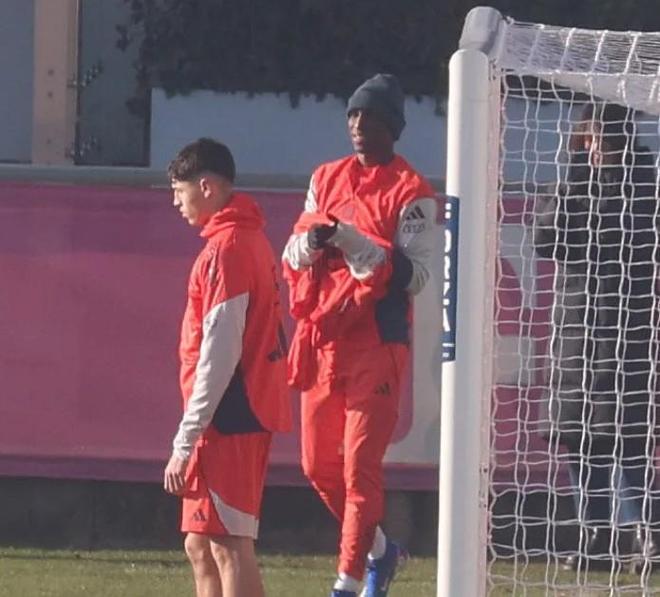 圖片報(bào)：雅克松參加了拜仁合練，有望進(jìn)入對(duì)陣奧格斯堡的名單