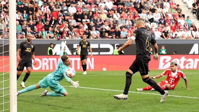 拜仁本賽季德甲落后情況下已拿到14分，與上賽季整個(gè)賽季持平