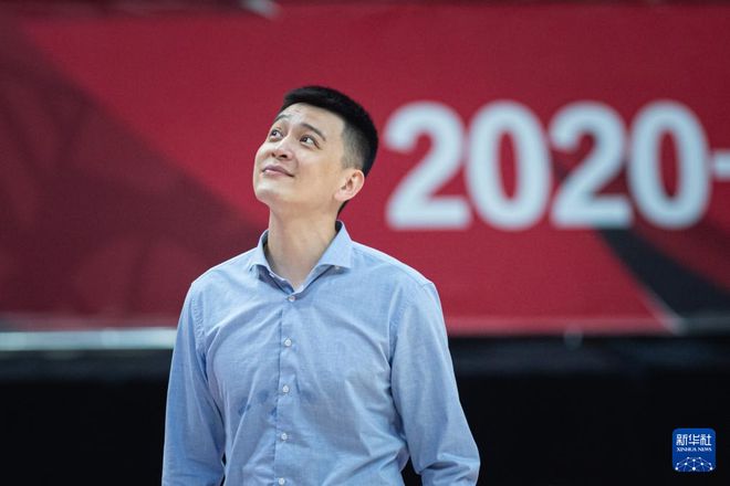 當戰(zhàn)術無法填補陣容的裂縫，冠軍教頭楊鳴最終請辭