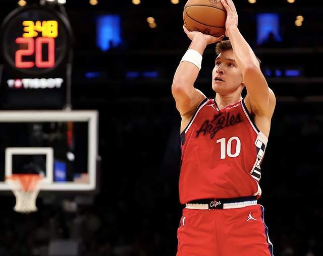 快船更新伤情报告！2人复出3人仍缺席，哈登莱昂纳德开心备战