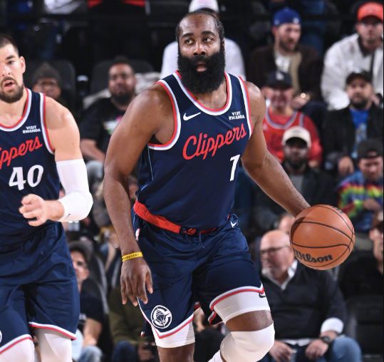 快船又遭打擊！哈登傷勢加劇缺席，萊昂納德單核挑戰衛冕冠軍