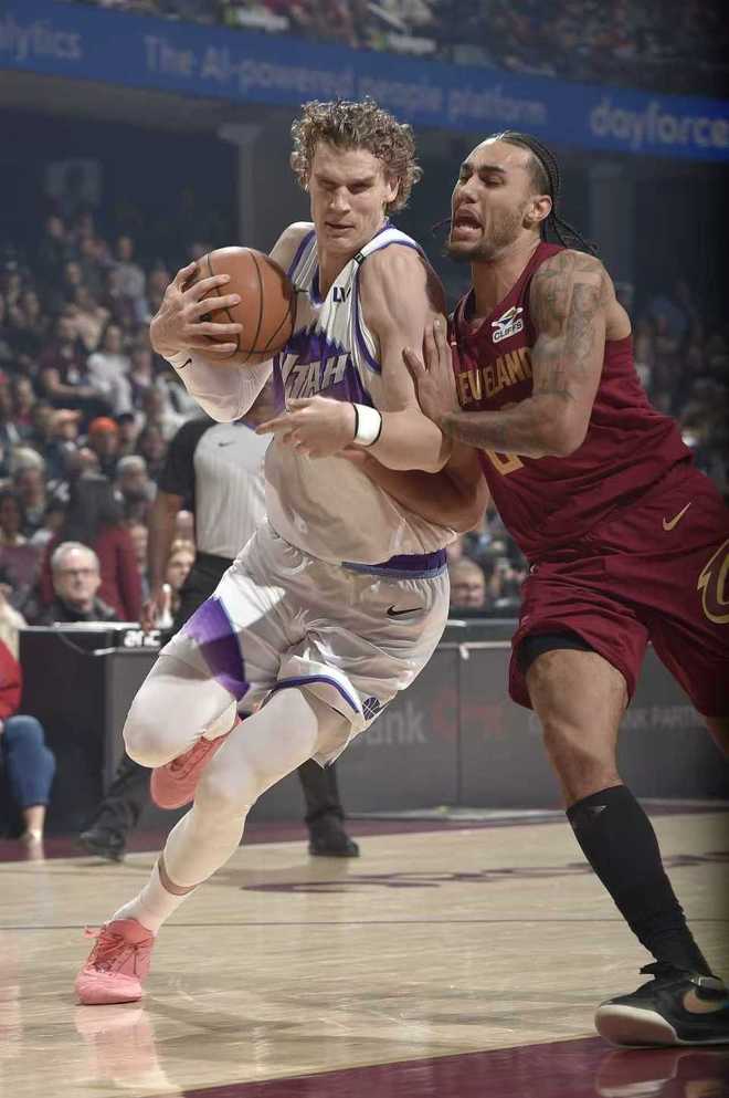 騎士單節轟40-20仍爆冷輸爵士 喬治32+9本季10次30+比肩米切爾