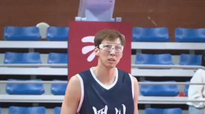 四川全运男篮加时惜败菲律宾王牌 周琦仅打5分钟5分孙铭徽13分