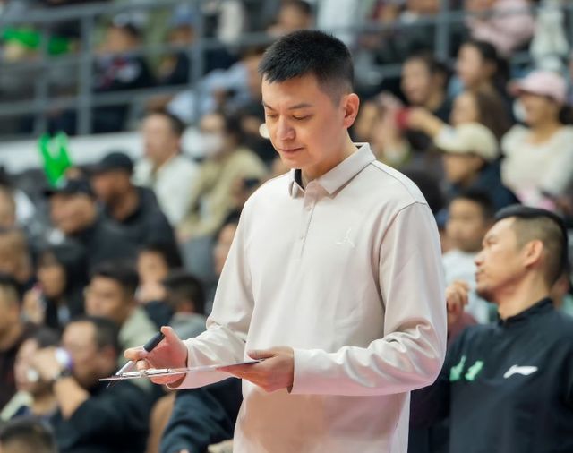 遼寧男籃揭幕戰(zhàn)！楊鳴拒絕爆冷，韓德君確定出戰(zhàn)，央視直播