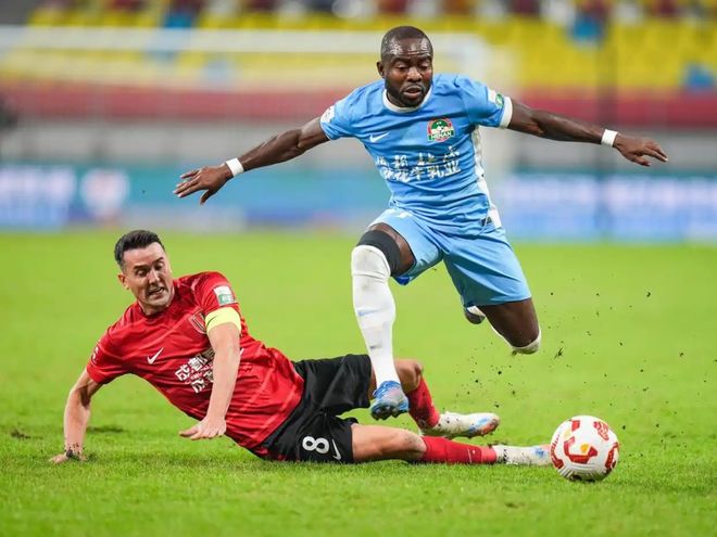 中超|成都蓉城冠軍夢碎，爭冠軍團(tuán)只剩上海雙雄