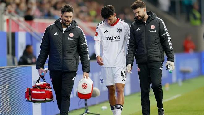 圖片報：法蘭克福隊醫(yī)私下為對手球員治療，現(xiàn)已被開除