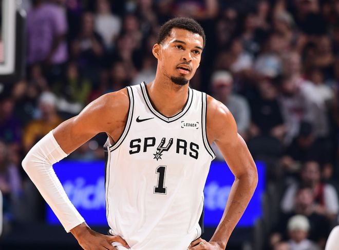 西部排名又亂了：馬刺爆冷輸球，湖人高歌猛進，7隊排名互換