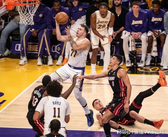 東契奇把話挑明，多人認(rèn)可布朗尼！拉拉維亞很謙虛，小里談到老詹