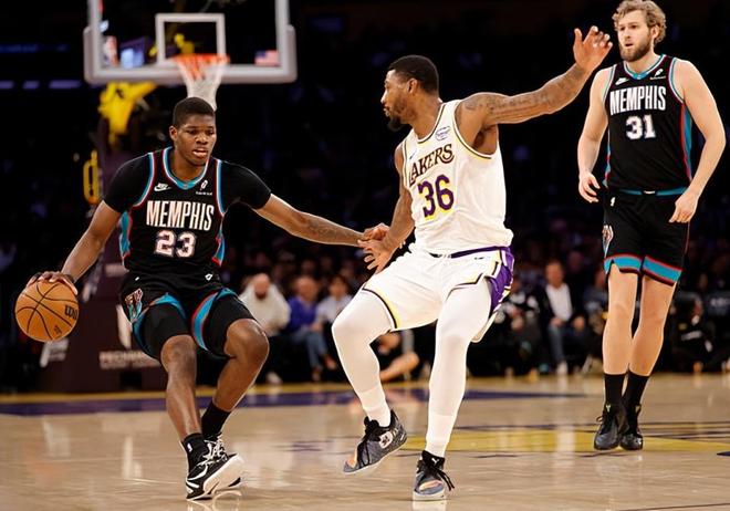 可惜侧翼新秀因伤提前离场了！否则灰熊真的未必会输给湖人？